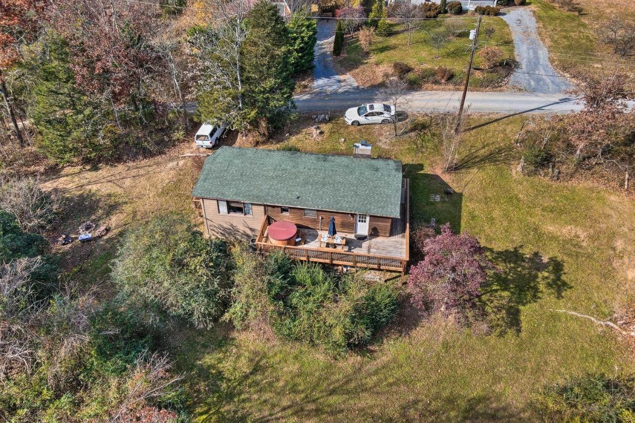 Calming Shenandoah Valley Cabin With Hot Tub! Villa ลูเรย์ ภายนอก รูปภาพ